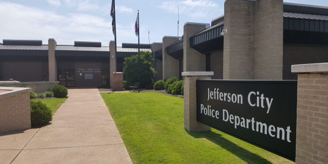 Jefferson City police arrest two after highway chase