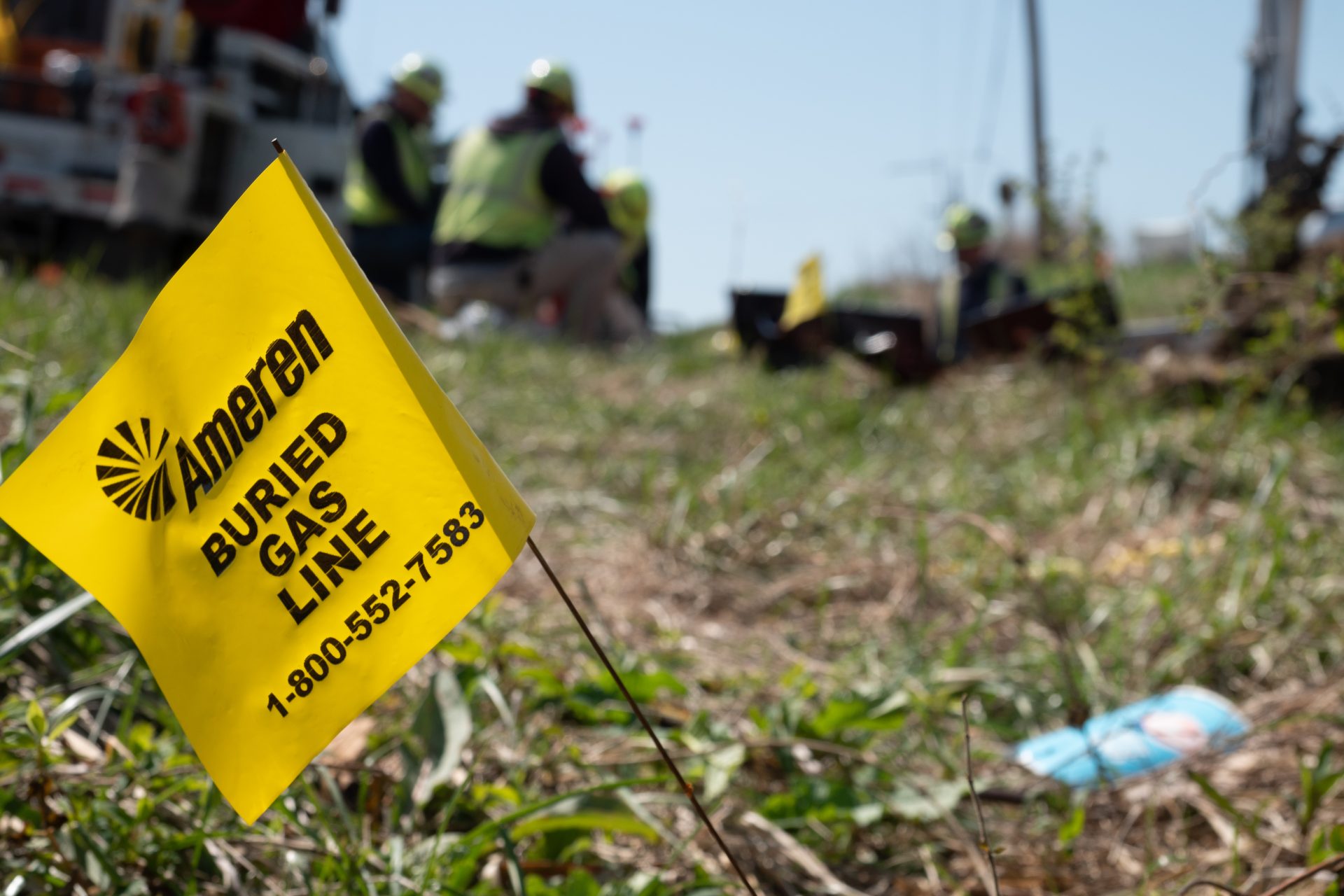 (LISTEN): Ameren Missouri urges residents to call 811 before digging