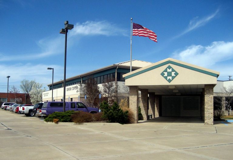 center (003)