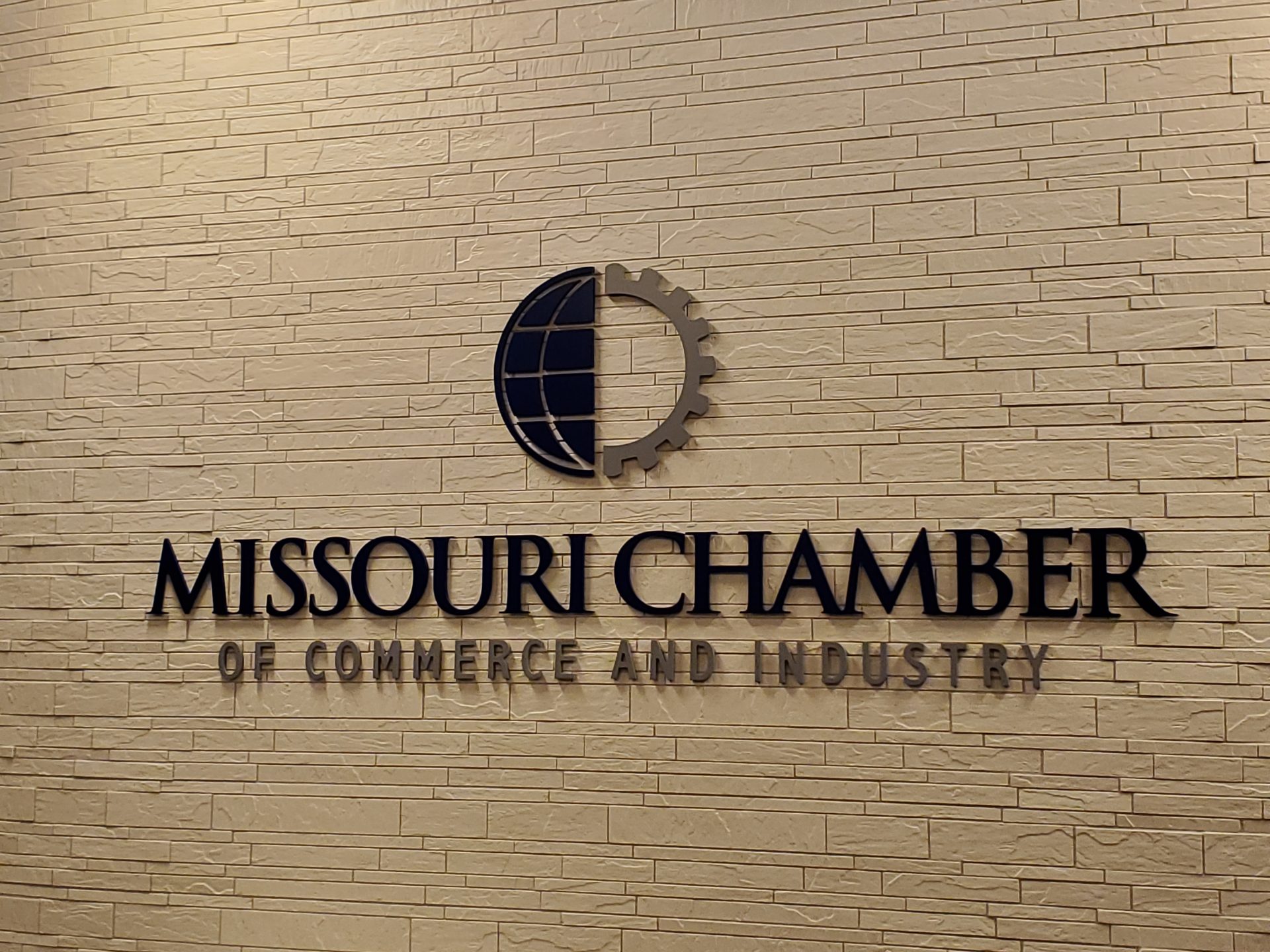 (LISTEN): Missouri Chamber of Commerce outlines plan aimed at attracting more manufacturing | 93.9 The Eagle