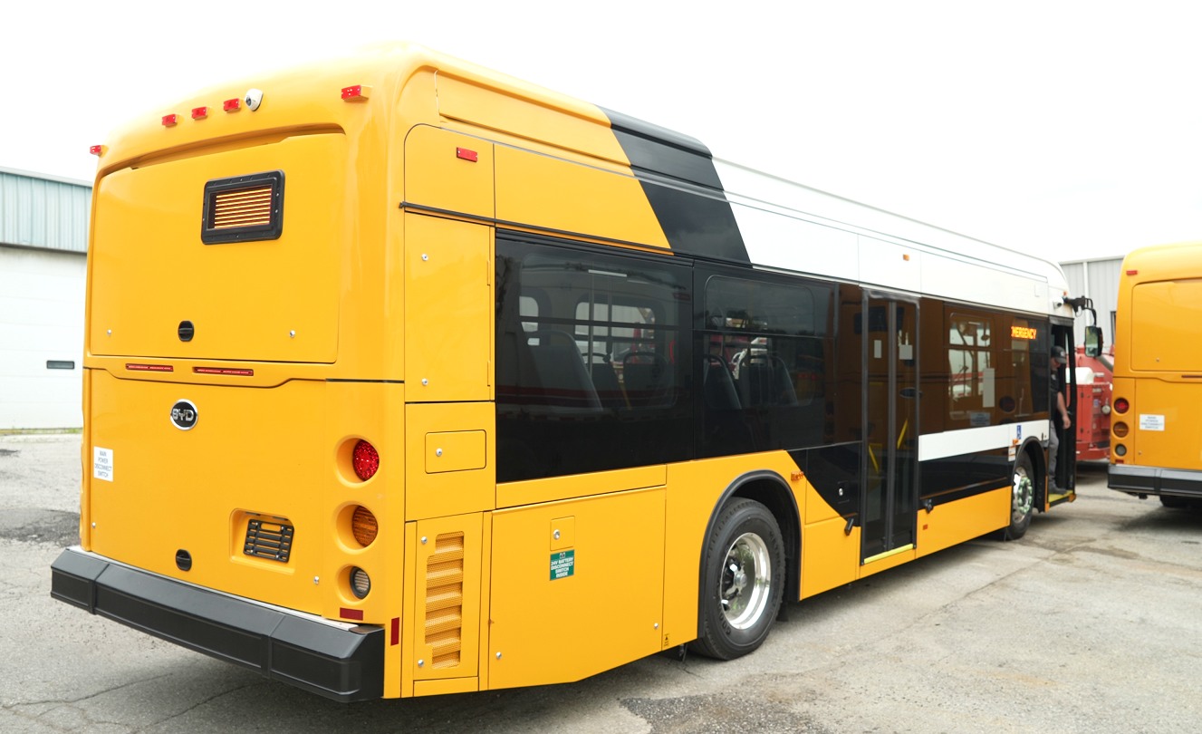 electric bus 1 (002)