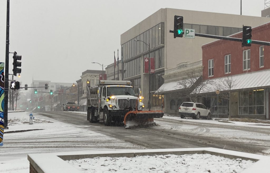 columbia plow truck on east broadway feb. 12 2025 (002)