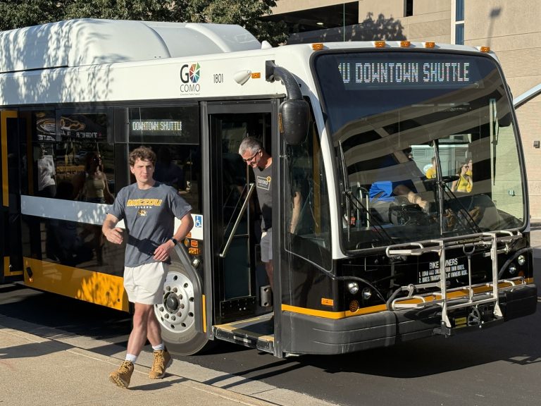exiting a go como downtown shuttle bus aug. 28 2025 (002)
